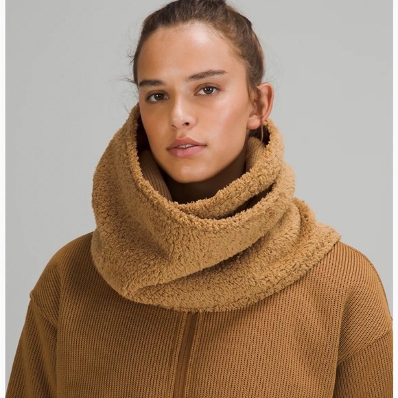 lululemon athletica Accessories - Lululemon Sherpa scarf new with tags